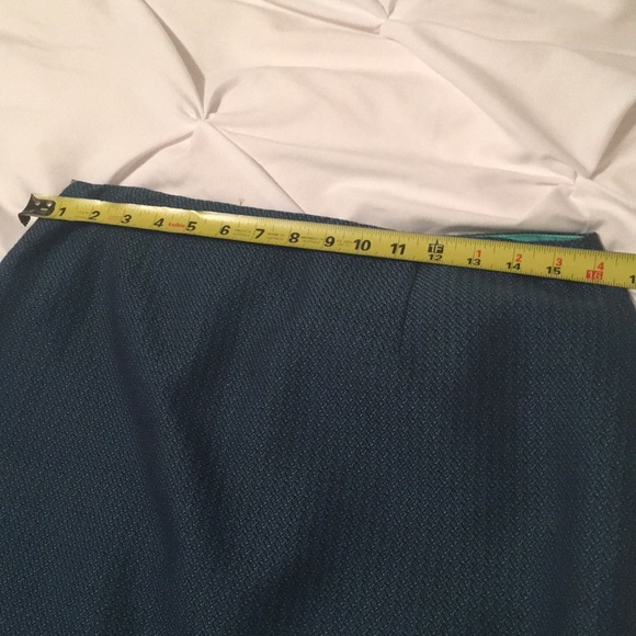 Tahari teel mini skirt - Picture 6 of 8